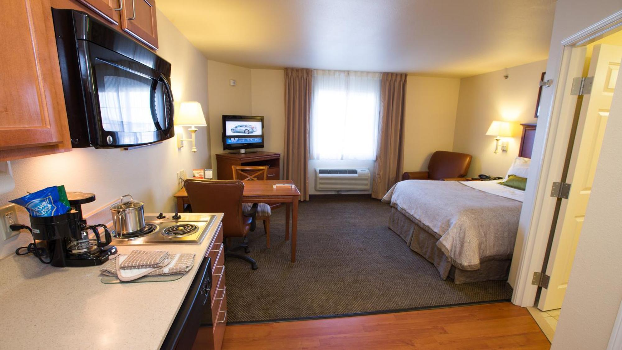 Candlewood Suites Springfield By Ihg Exterior photo
