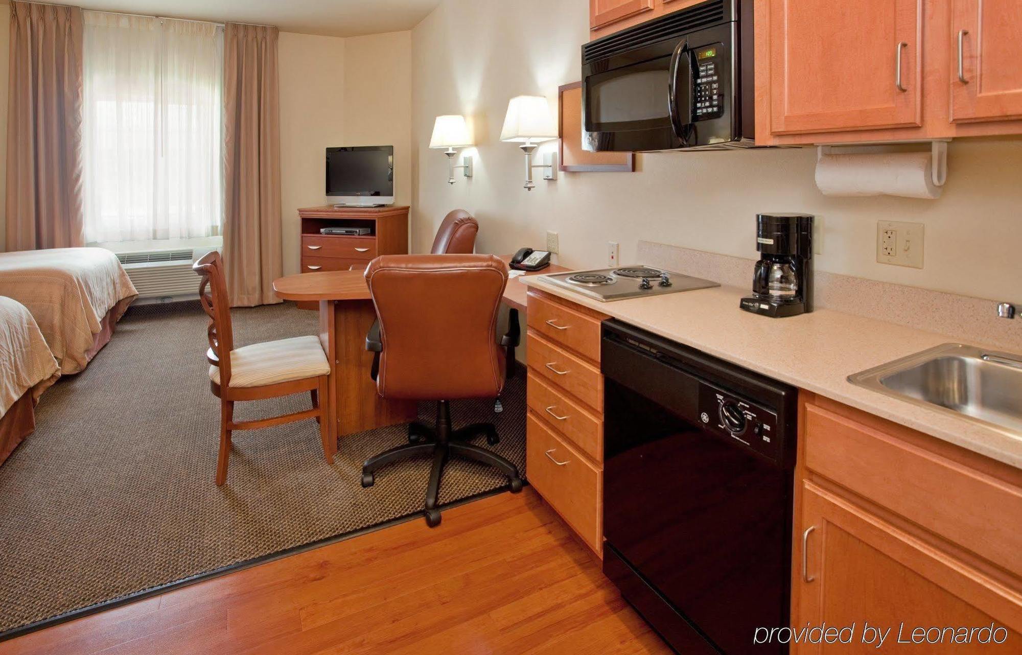 Candlewood Suites Springfield By Ihg Room photo