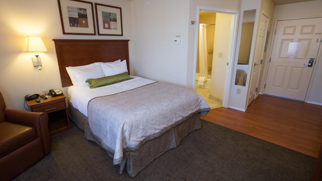 Candlewood Suites Springfield By Ihg Exterior photo